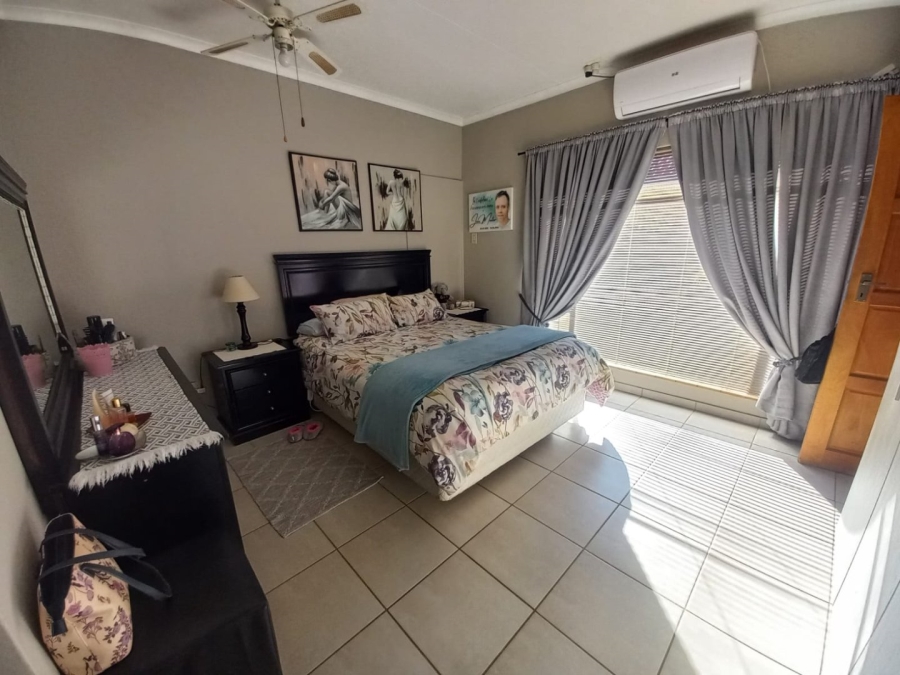 3 Bedroom Property for Sale in Flamwood North West